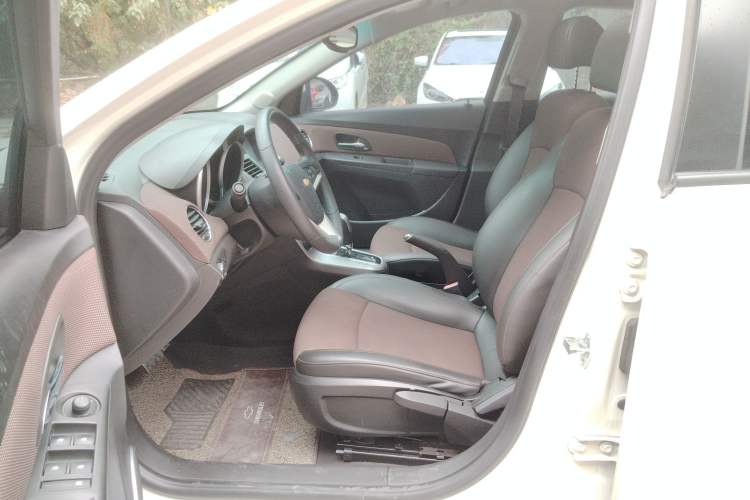 Used Chevrolet Cruze 2013 Hatchback 1.6L Automatic Luxury Model