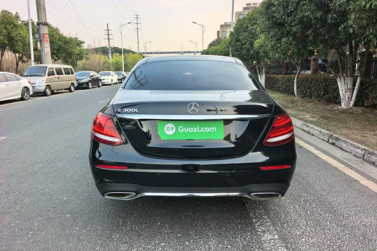 Used Mercedes-Benz E-Class 2019 E 300 L Sporty and Stylish Model