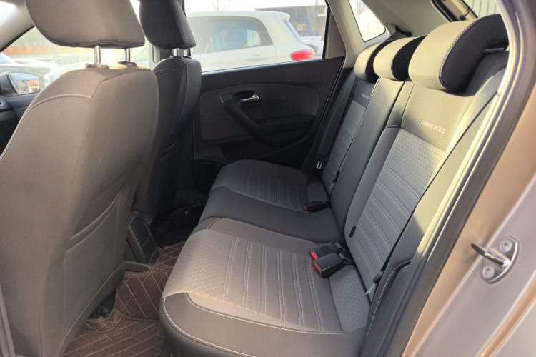 Used Volkswagen Polo 2014 1.6L Cross Polo Manual
