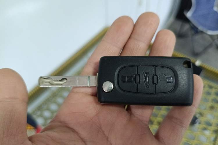 Used Peugeot 3008 2013 1.6THP Automatic Prestige Edition