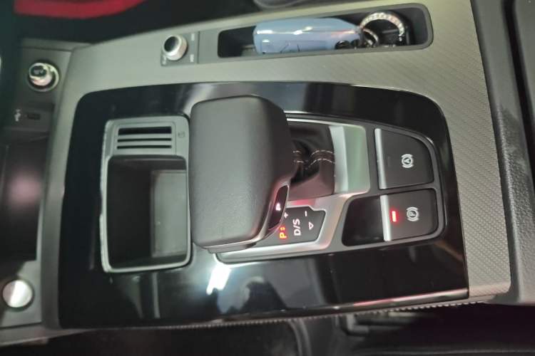 Used Audi Q5L 2023 40T Luxury Dynamic Model
