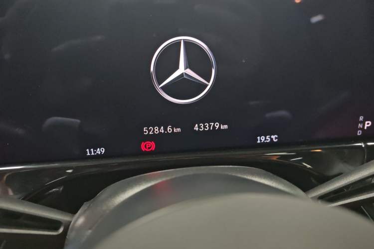 Used Mercedes-Benz E-Class New Energy 2024 E 350 e L Plug-in Hybrid Sedan Odometer Close Up