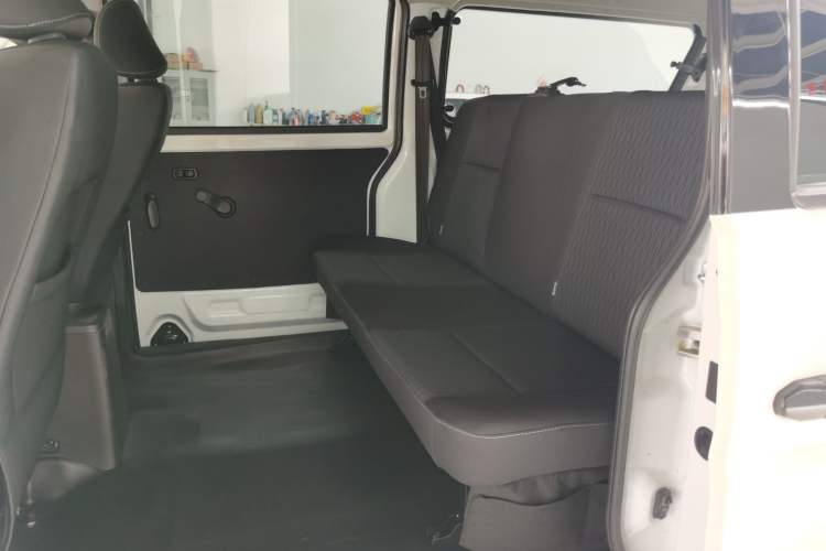 Used Jinbei Gold Hiace M Classic 2023 1.5L Engineering Lion Passenger Vehicle 5/6/7 Seats