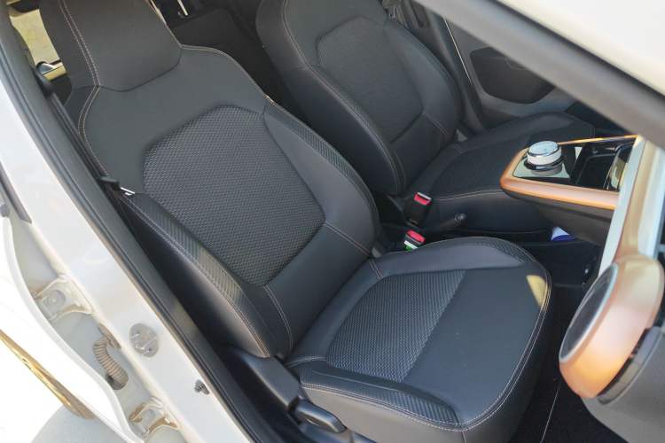 Used Dongfeng NAMMI BOX 2022 Revised Light Wind Edition 201 km Standard Version