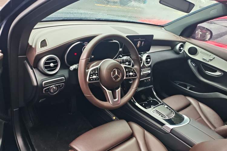 Used Mercedes-Benz GLC 2022 Facelifted GLC 260 L 4MATIC Dynamic Edition Interior 4