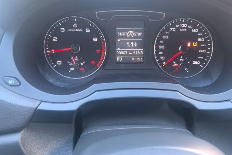 Used Audi Q3 2017 30 TFSI Fashion Model Odometer Close Up