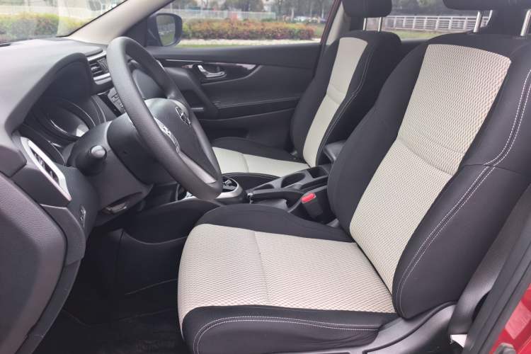 Used Nissan Qashqai 2016 2.0L CVT Elite Edition Left Front Seat