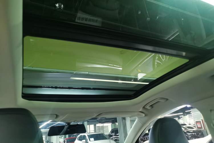 Used Ford Edge 2021 PLUS EcoBoost 245 Two-Wheel-Drive Platinum Edition 5 Seats