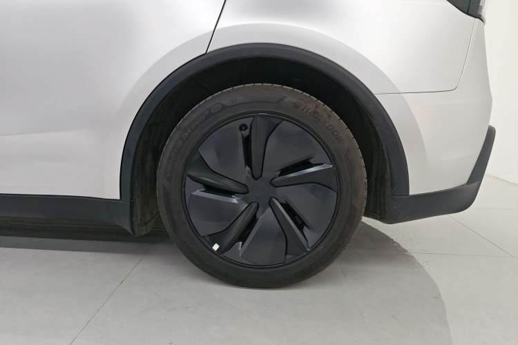 Used Tesla Model Y 2025 Long-Range All-Wheel Drive First Edition
