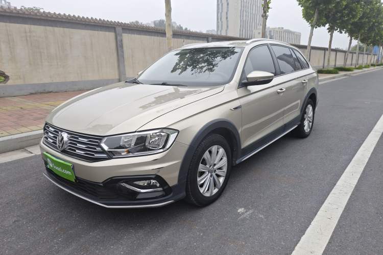 Used Volkswagen C-TREK 2018 1.5L Automatic Fashion Model