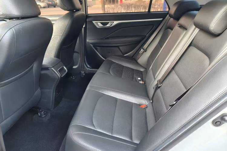 Used Geely Auto Vision 2019 Upgraded Model 1.5L Manual Luxury Version China VI Standard
