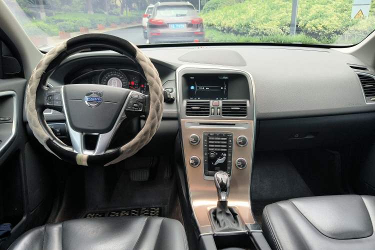 Used Volvo XC60 2016 T5 Smart Upgrade Model
