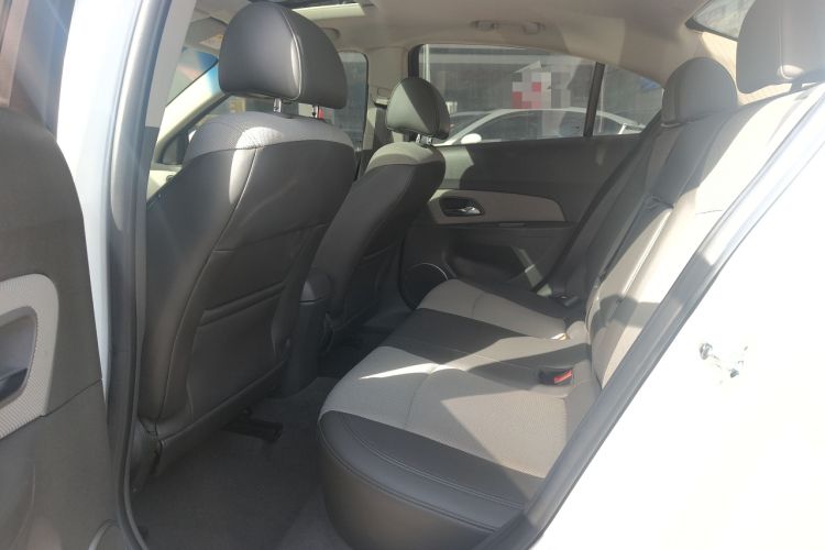 Used Chevrolet Cruze 2013 1.8L SE AT
