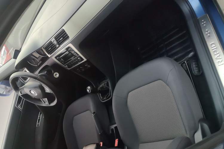 Used Skoda Rapid Spaceback 2016 Revised Version 1.4L Manual Front-Drive Edition
