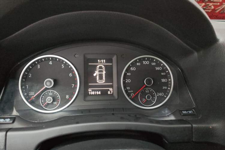 Used Volkswagen Tiguan 2017 300TSI Automatic Two-Wheel Drive Silk Road Comfort Edition Odometer Close Up