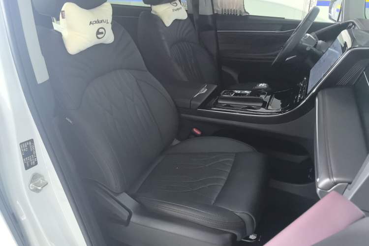 Used GAC Trumpchi M8 2024 Master Series 400T Prestige Edition Right Front Seat