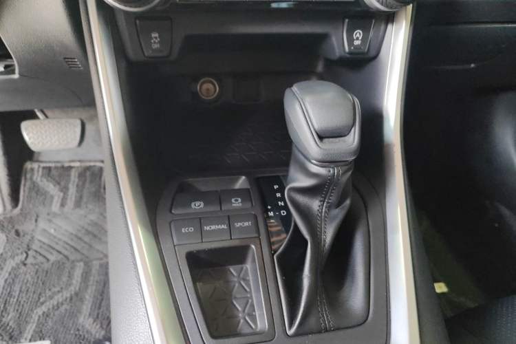 Used Toyota RAV4 2022 2.0L CVT Two-Wheel Drive Urban Edition
