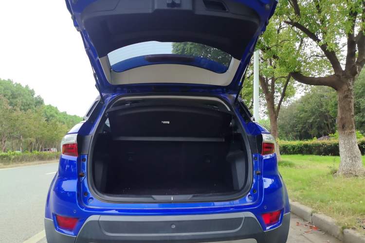 Used JMC Yusheng S330 2016 1.5L GTDi Automatic Two-Wheel Drive Fashion Edition
