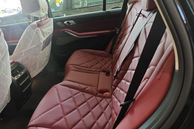 Used BMW X5 2025 Model, xDrive 30Li Prestige M Sport Night Package
