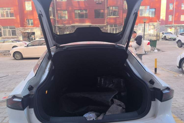 Used Changan UNI-V iDD 2023 Zhidian iDD 1.5T 113km Smart & Fun Version (Rapid Edition)