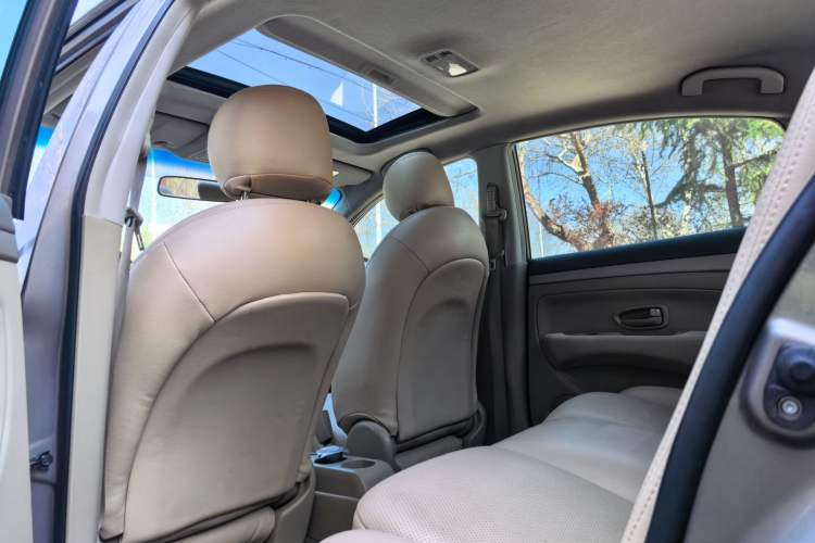 Used Nissan Sylphy 2016 Classic 1.6XE Manual Leading Edition Interior 1