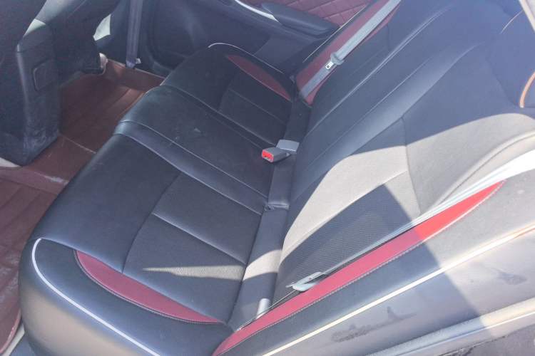 Used Zotye Z300 2014 New Vision 1.5L Manual Luxury Model