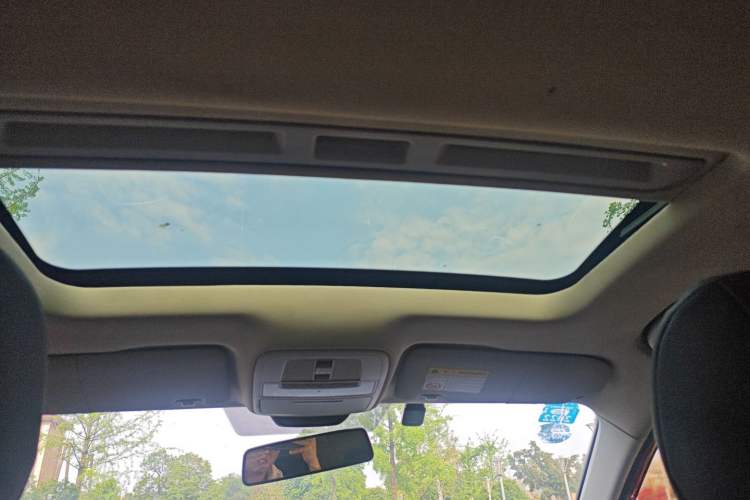 Used Roewe i5 2020 1.5L Manual 4G Connect Leehao Flagship Edition Headliner