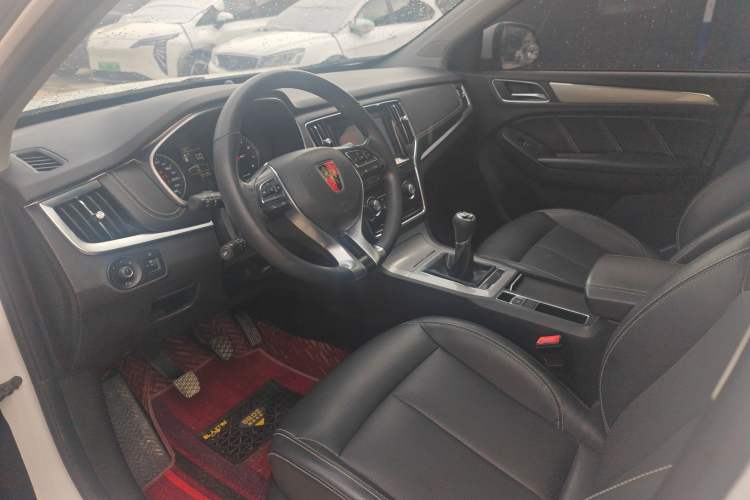 Ojetý Roewe RX5 2018 20T Two-Wheel Drive Manual Flagship Edition