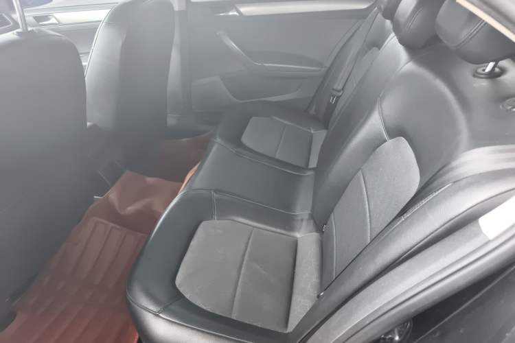 Used Volkswagen Santana 2015 1.6L Manual Comfort Edition