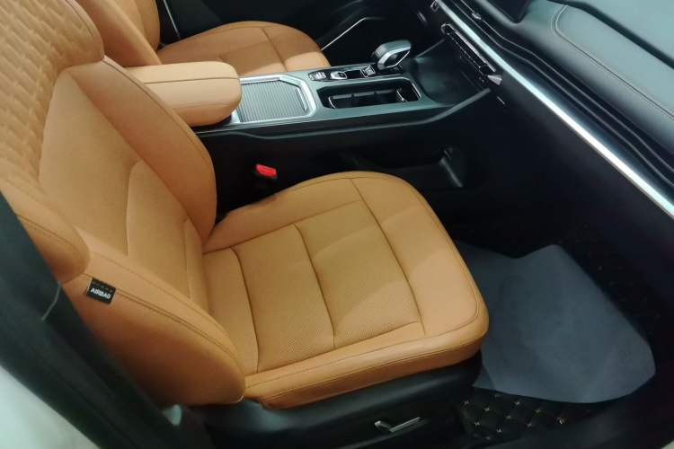 Used Geely Auto Haoyue L 2024 2.0T DCT Flagship Version Right Front Seat