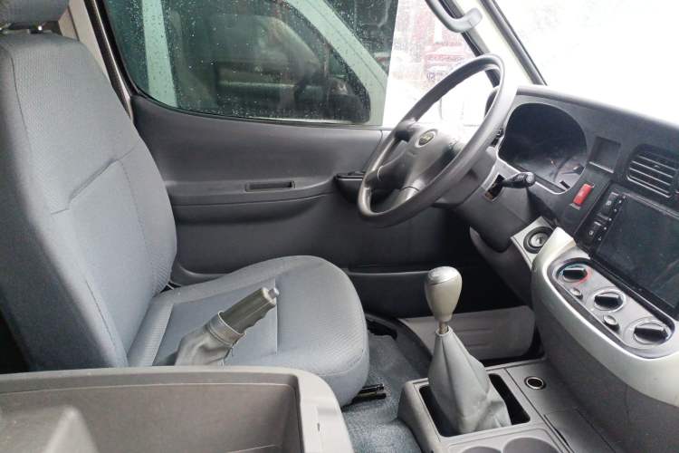 Used Jinbei Hiace 2016 2.0L Express Series Standard Version V19