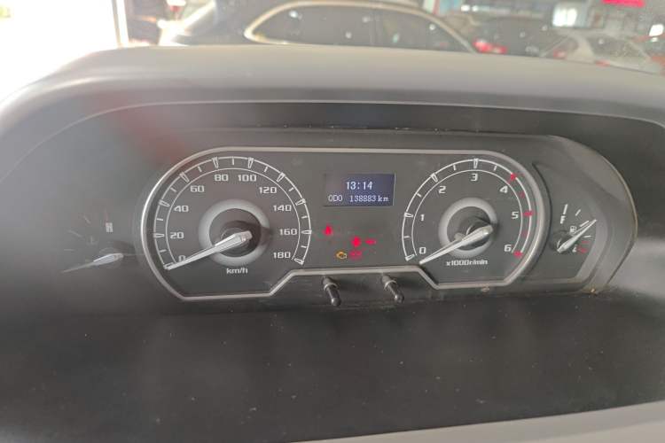 Used SAIC MAXUS Xintu V80 2018 2.5T 6-Speed Manual Aoyuntong Short Wheelbase Mid-Height 5-6 Seater
