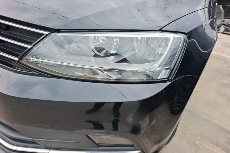 Used Volkswagen Sagitar 2017 230TSI Automatic Comfort Version
