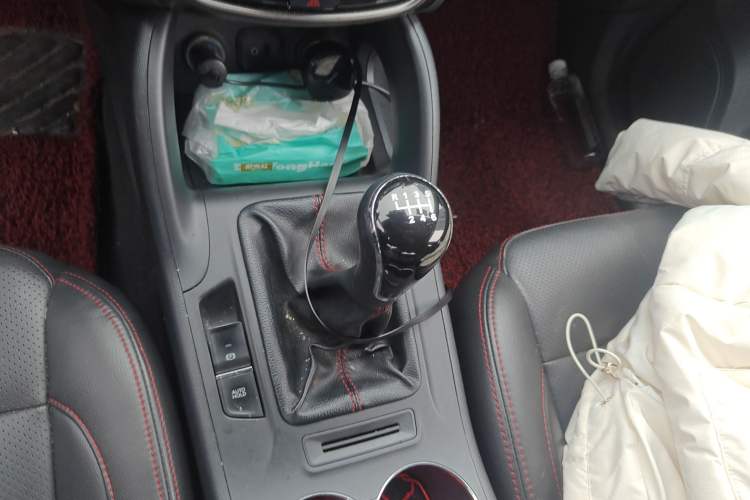 Used CHANGAN CS75 2014 2.0L Manual Luxury Version China V Standard
