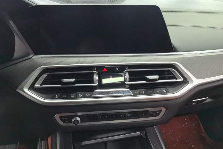 Used BMW X7 2021 xDrive40i Luxury M Sport Package
