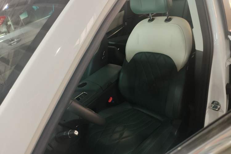 Used JETOUR Shanhai L9 2024 1.5TD 2DHT Air 7-Seater
