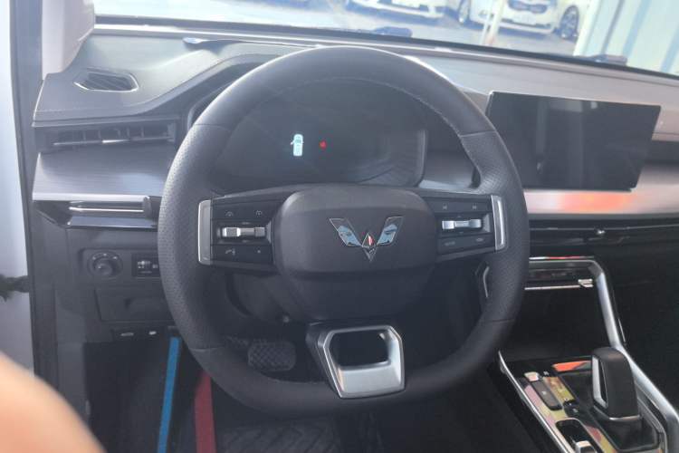 Used Wuling Asta 2022 2.0L DHT Electric-Speed Version