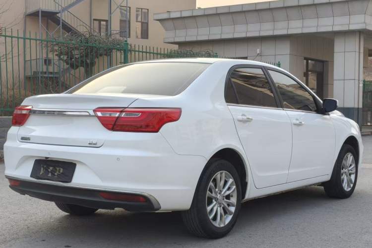 Used Geely Auto Vision 2019 Upgraded Model 1.5L Manual Luxury Version China VI Standard
