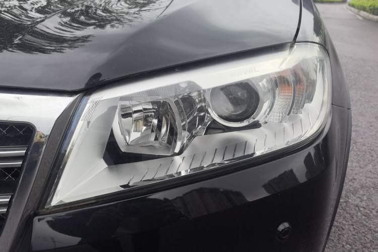 Used Haval H6 2014 Sport Version 1.5T Manual Two-Wheel Drive Elite Edition Left Front Headlight
