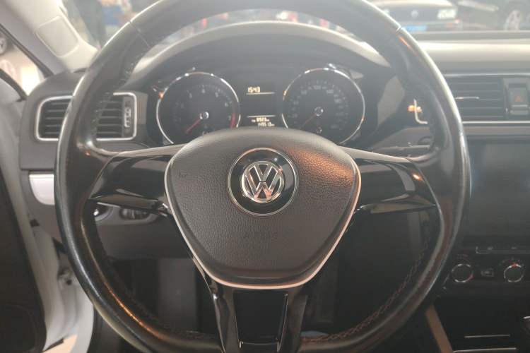 Used Volkswagen Sagitar 2015 230TSI Automatic Comfort Version
