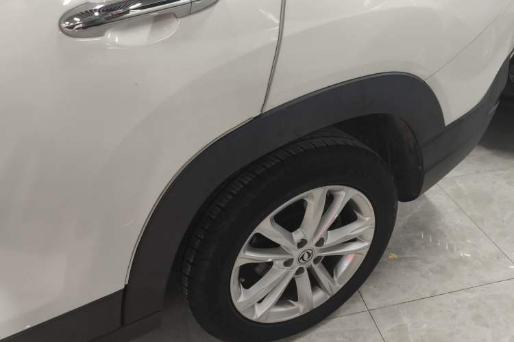 Used Dongfeng Fengon S560 2018 1.8L CVT Elite Model 7 Seats Exterior 2