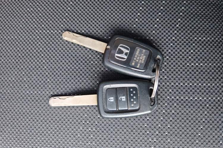 Used Honda Fit 2016 1.5L SES CVT Fashion Sunroof Edition