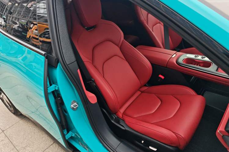 Used Xiaomi Auto SU7 2024 Rear-Drive Ultra-Long Range Advanced Pro-Level Intelligent Driving Version Right Front Seat