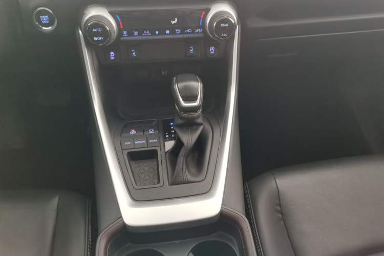 Used Toyota RAV4 2020 2.0L CVT Two-Wheel Drive Fashion PLUS Edition