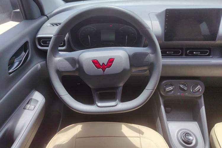 Used Wuling Hongguang New Energy 2024 All-Electric Model 300KM Practical Version