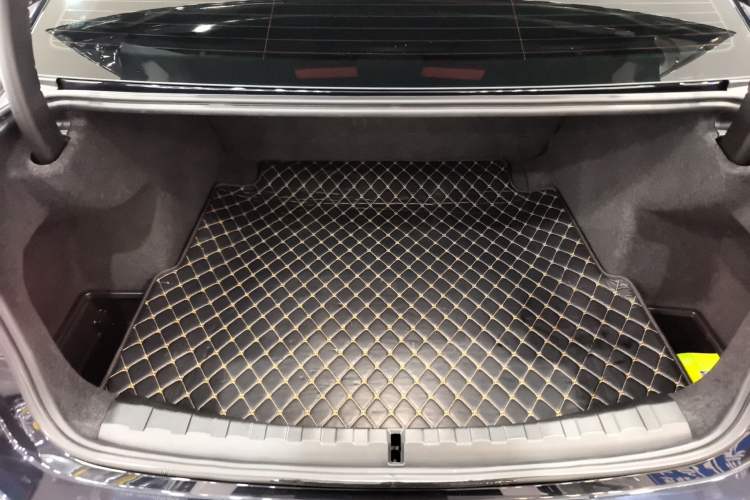 Used BMW 3 Series 2023 325Li M Sport Night Edition Package Trunk