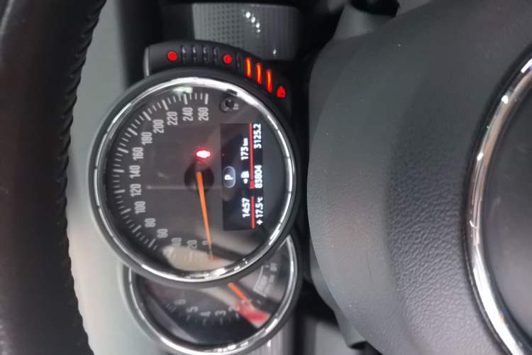 Used MINI 2016 1.5T COOPER Odometer Close Up