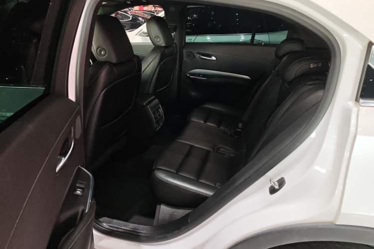 Used Cadillac XT4 2021 28T Two-Wheel Drive Leading Version
