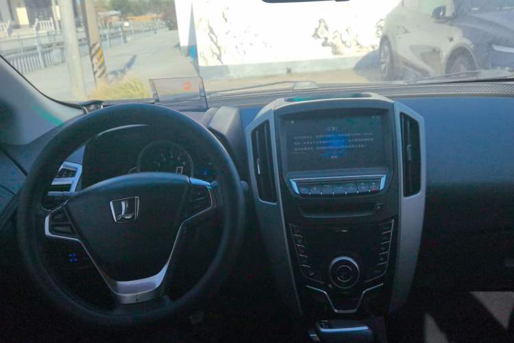 Used Luxgen U6 SUV 2014 1.8T ZhiZun Model