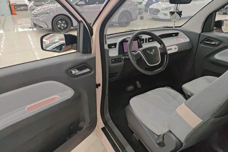 Used Wuling Hongguang MINIEV 2021 Macaron Fashion Model Lithium Iron Phosphate